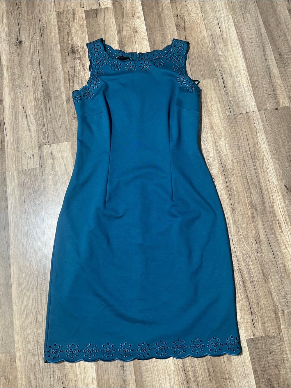 NWT Talbots Teal Blue Scallop Neckline Eyelet Sheath Dress - Size 4 - Picture 14 of 17